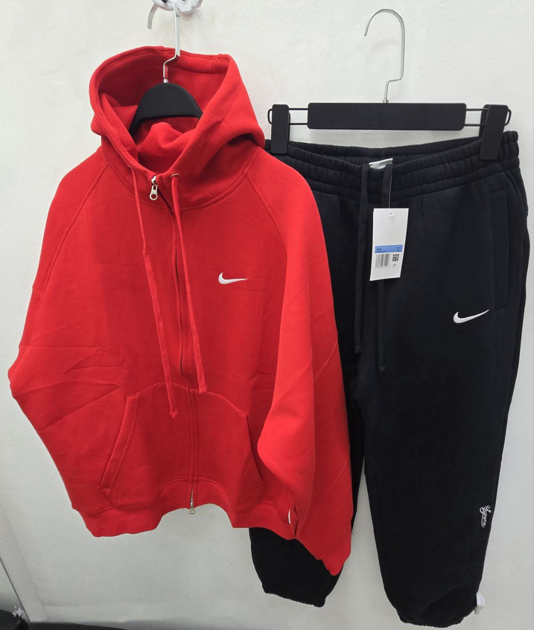 Костюм спортивный Nike Supreme 50509HF9633 Red / Black